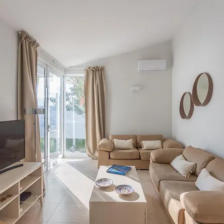 Charming - Private Terrace, Aircon & Pool * San Bartolomé