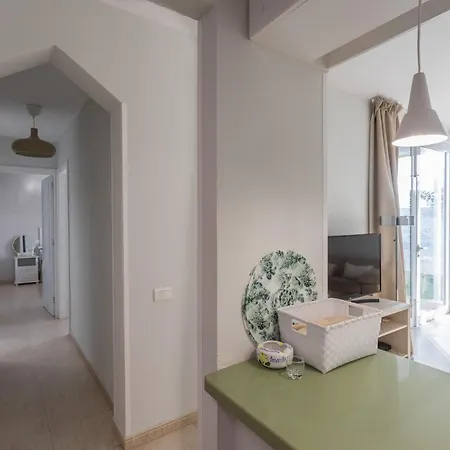 Charming - Private Terrace, Aircon & Pool Prázdninový dům