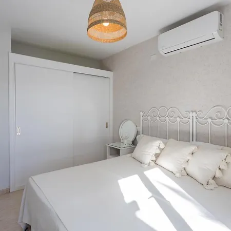 Charming - Private Terrace, Aircon & Pool San Bartolomé