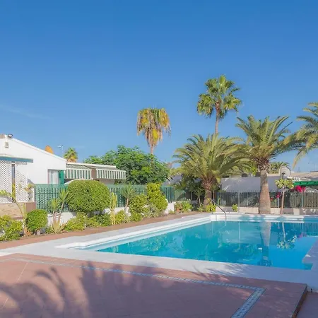 Luxury - Private Terrace - Pool - Aircon Ferienhaus San Bartolomé